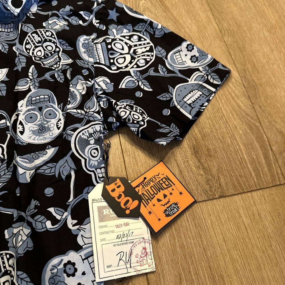 Rugby Men's Short Sleeve Button Down‎ Blue Skull Shirt Medium NEW Halloween - Picture 4 of 8